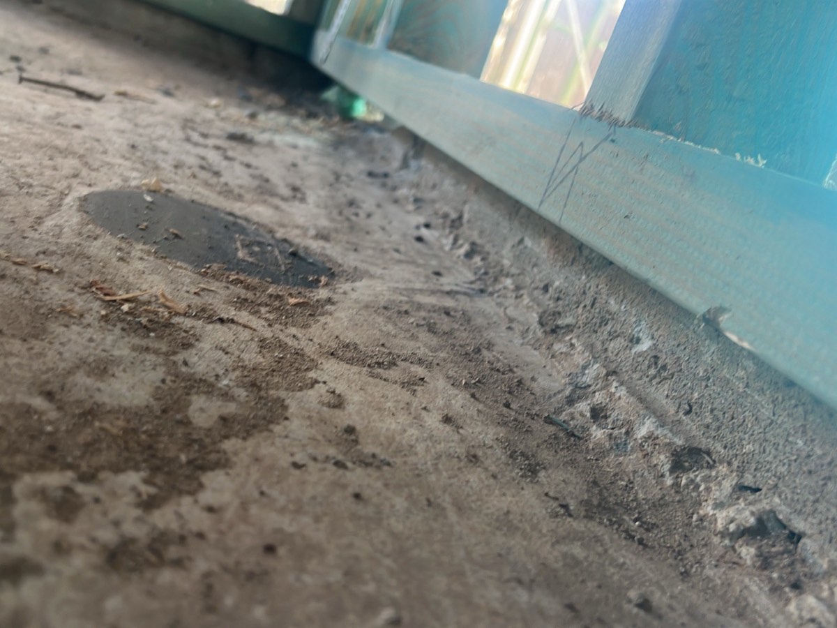 Recess needing extension, Austral